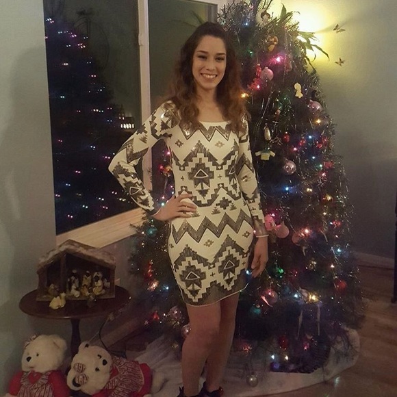 Off shoulder Tribal print sequence - Picture 6 of 6